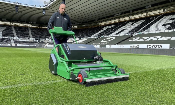 职业足球场天然草科学养护全案