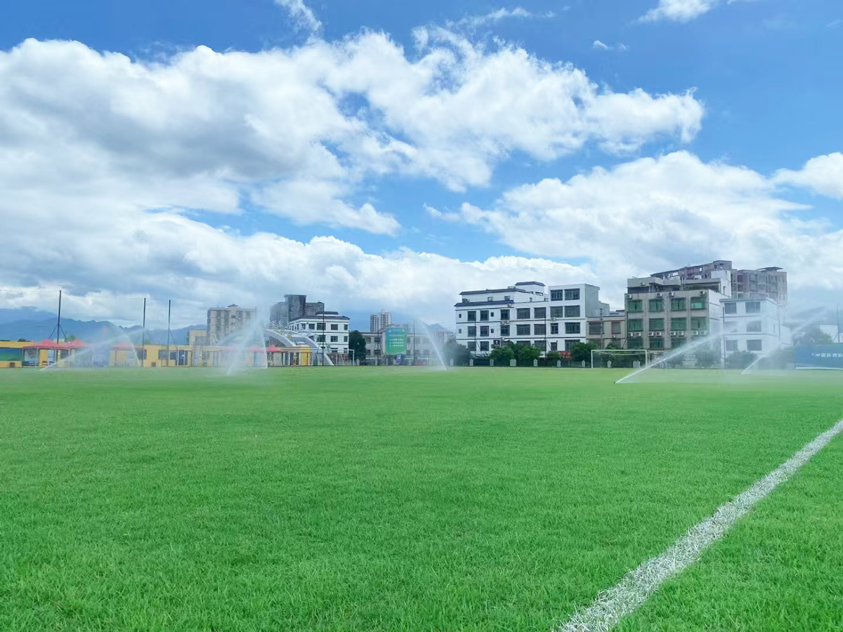 职业足球场智能喷灌系统施工全解